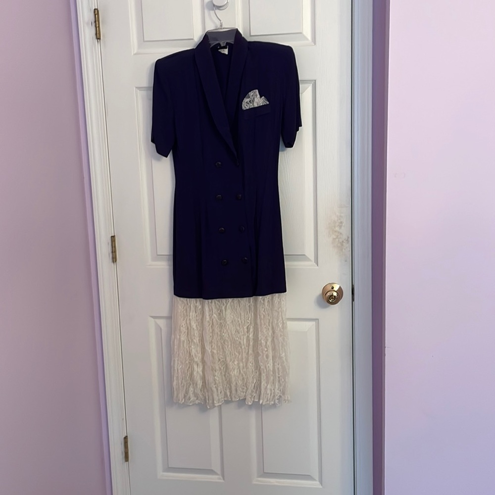 Vintage size 4 Knapp studio navey & off white midi dress